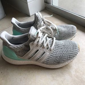 ADIDAS BOOST SIZE 8.5